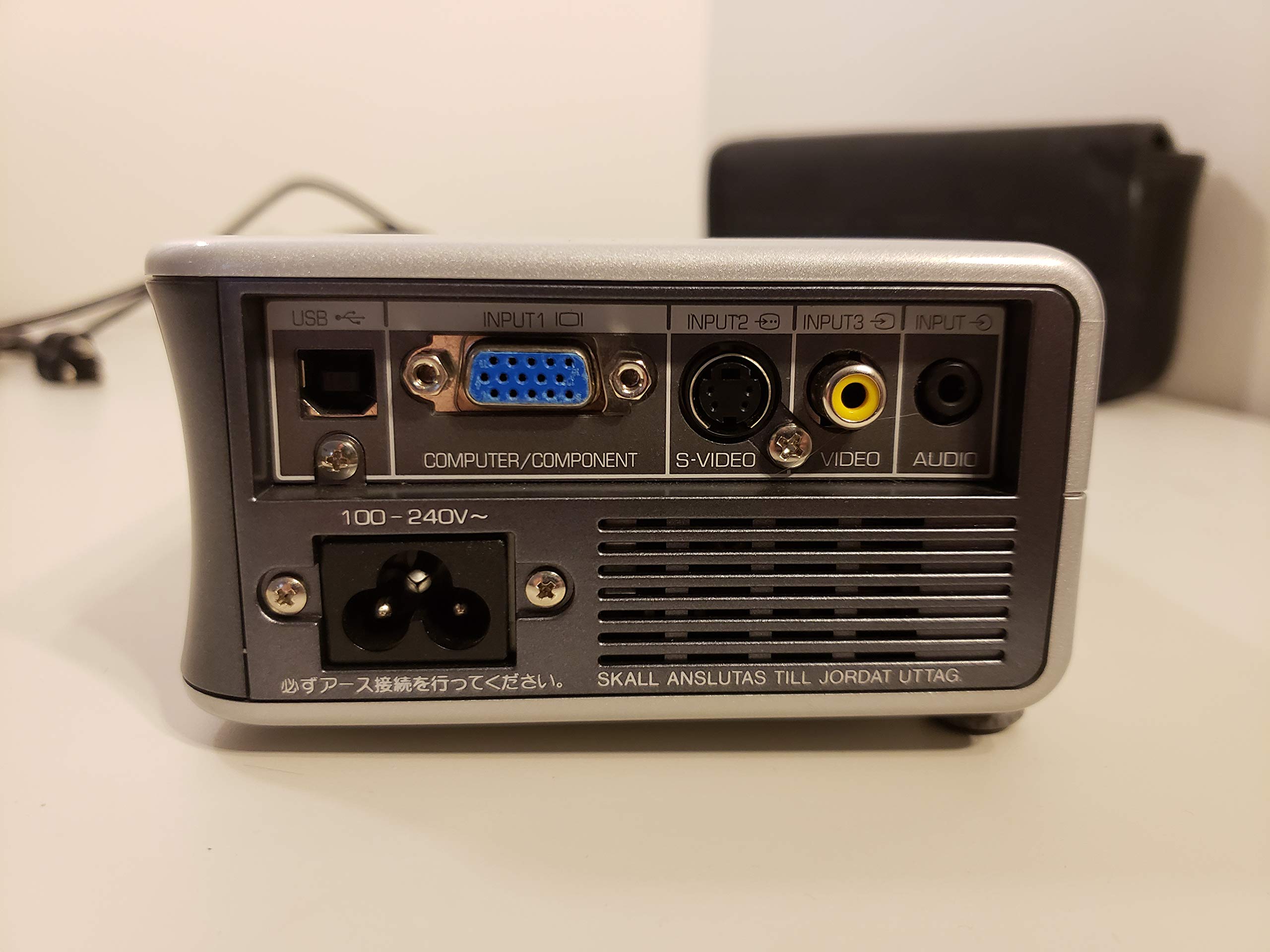 Sharp XR-1S Ultra Portable DLP Video Projector -1100 Lumens SVGA